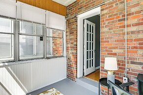 10 Mi to Downtown St Louis: Convenient Apartment!