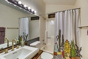 'coyote Casa' w/ Mtn Views in Tuscon Desert Oasis