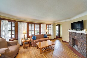 Home 2 Mi to Lakewood Park & Solstice Steps!