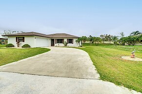 < 2 Mi to Peace River: Home w/ Spacious Yard!