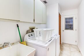 < 2 Mi to Peace River: Home w/ Spacious Yard!