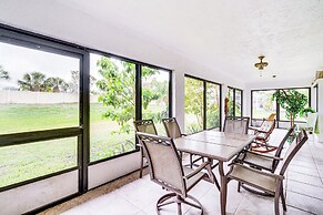 < 2 Mi to Peace River: Home w/ Spacious Yard!