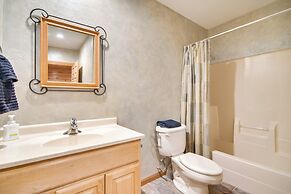 Hot Tub & Sauna: Hoffman Estates Villa in Elgin!