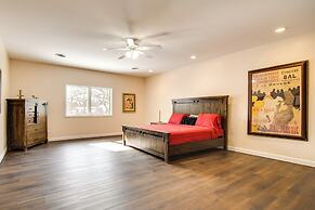 Hot Tub & Sauna: Hoffman Estates Villa in Elgin!