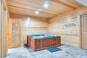 Hot Tub & Sauna: Hoffman Estates Villa in Elgin!