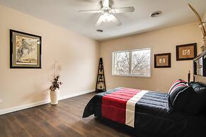 Hot Tub & Sauna: Hoffman Estates Villa in Elgin!