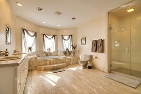 Hot Tub & Sauna: Hoffman Estates Villa in Elgin!