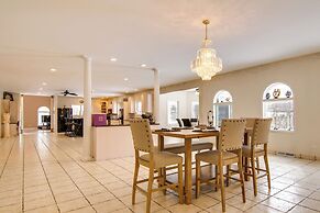 Hot Tub & Sauna: Hoffman Estates Villa in Elgin!