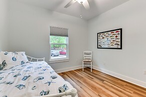Walk to Beach & Harbor: Dtwn Pass Christian Home