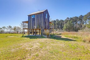 Riverfront Haven: Converted Barn w/ Deck in Aurora