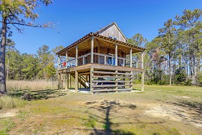 Riverfront Haven: Converted Barn w/ Deck in Aurora
