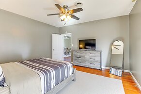 1 Block to Dtwn Seneca Falls: Apartment w/ Yard!