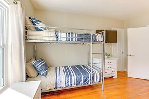 1 Block to Dtwn Seneca Falls: Apartment w/ Yard!