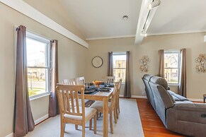 1 Block to Dtwn Seneca Falls: Apartment w/ Yard!