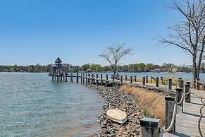 Waterfront Lake Norman Retreat w/ Pool Access!