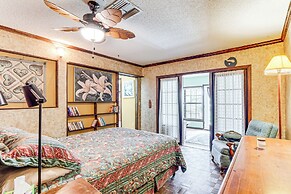 Lakefront Apt w/ Canoes in Inverness!