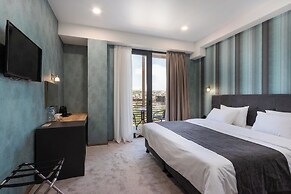 Hotel Flames