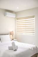 Stylish New Home Bright Modern Fully Stocked