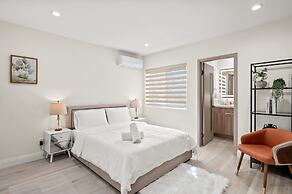 Stylish New Home Bright Modern Fully Stocked