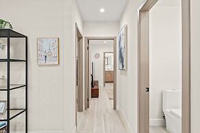Stylish New Home Bright Modern Fully Stocked