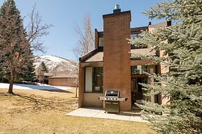 Park Avenue 299-1790 2 Bedroom Condo