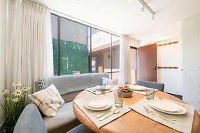 Park Avenue 299-1790 2 Bedroom Condo