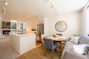 Park Avenue 299-1790 2 Bedroom Condo