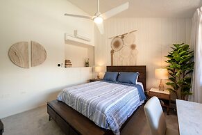 Park Avenue 299-1790 2 Bedroom Condo