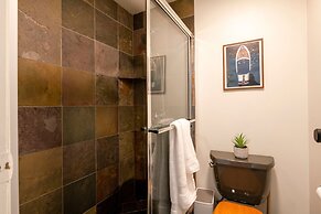 Park Avenue 299-1790 2 Bedroom Condo