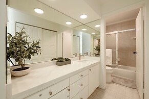 Park Avenue 299-1790 2 Bedroom Condo