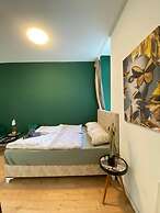 8 Studios with Terrace in Margareten