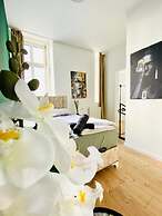 8 Studios with Terrace in Margareten