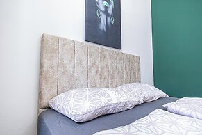 8 Studios with Terrace in Margareten