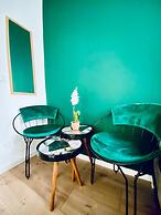 8 Studios with Terrace in Margareten