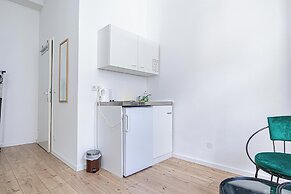 8 Studios with Terrace in Margareten