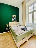 8 Studios with Terrace in Margareten