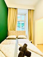 8 Studios with Terrace in Margareten