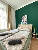 8 Studios with Terrace in Margareten