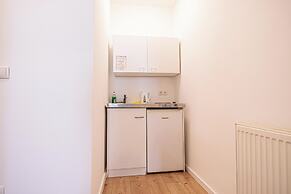 8 Studios with Terrace in Margareten