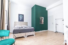 8 Studios with Terrace in Margareten