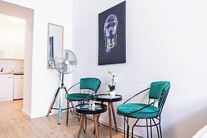 8 Studios with Terrace in Margareten