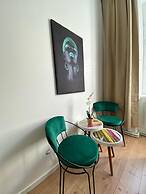 8 Studios with Terrace in Margareten