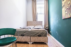 8 Studios with Terrace in Margareten