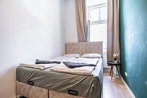 8 Studios with Terrace in Margareten