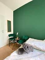 8 Studios with Terrace in Margareten