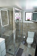 Athenian Petralona Suite