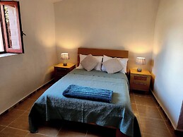 Casitas-7guests-pool-patio-bbq-parking-fireplace