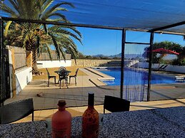 Casitas-7guests-pool-patio-bbq-parking-fireplace