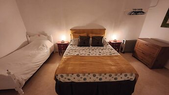 Casitas-7guests-pool-patio-bbq-parking-fireplace