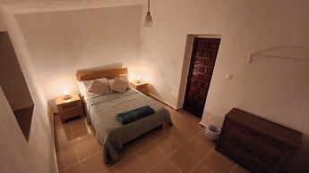 Casitas-7guests-pool-patio-bbq-parking-fireplace